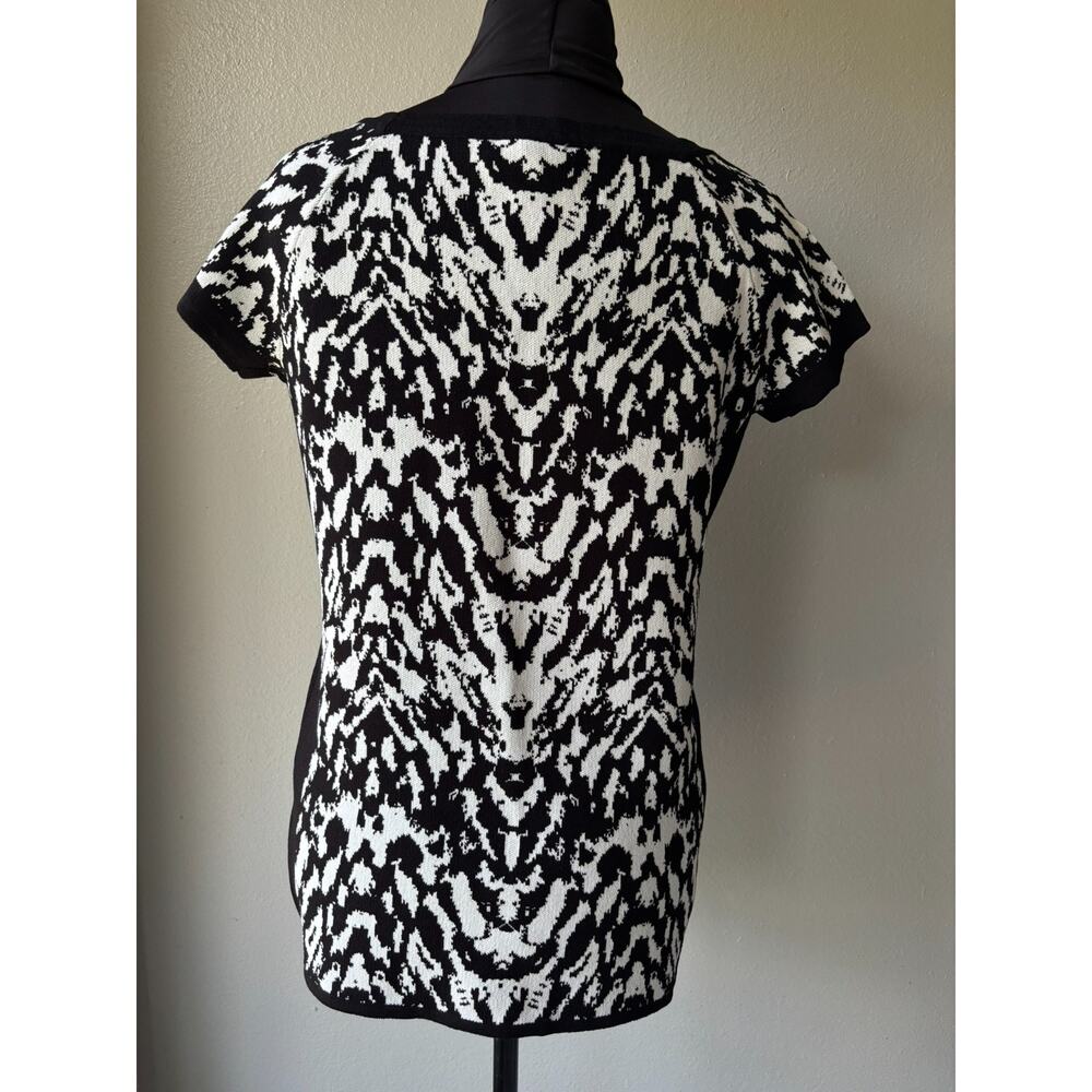 Carmen Marco Valvo Dressy Black & White Abstract Knit Top – Size Large - Picture 3 of 8